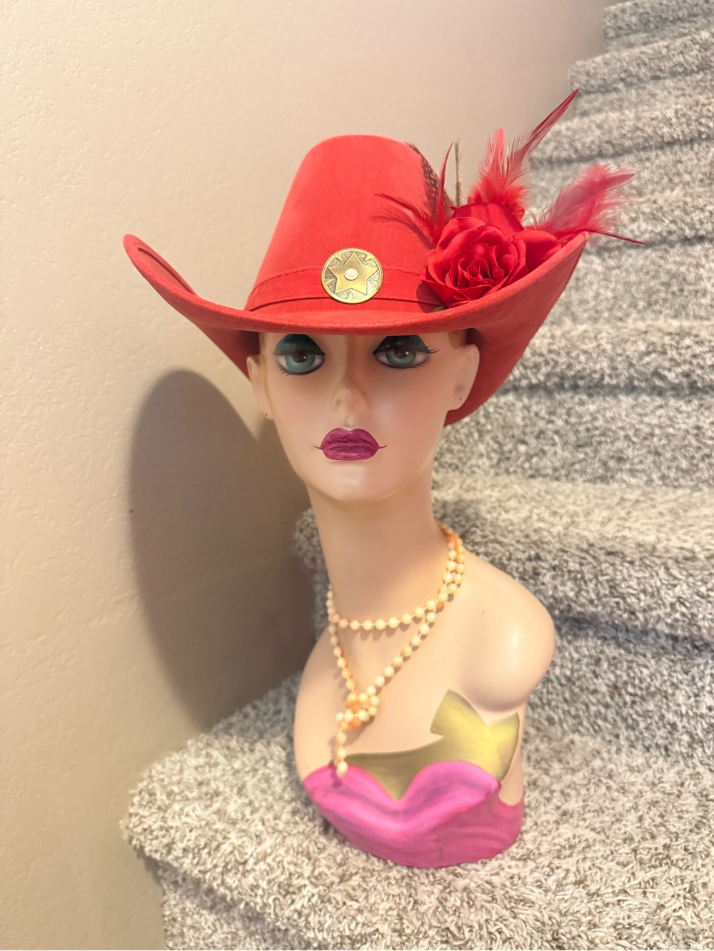Red Feathered Cowboy Hat detour